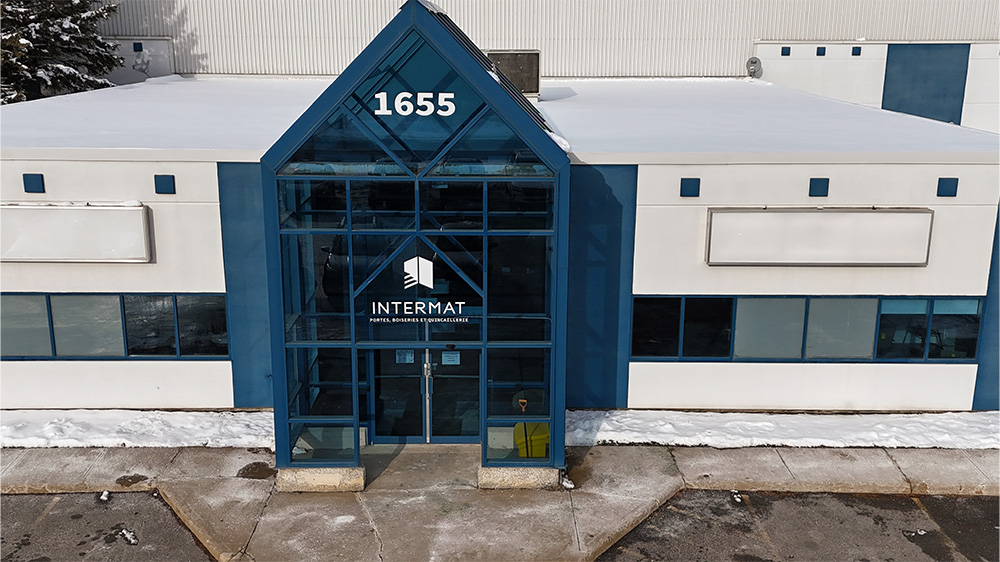 Intermat showroom in Gatineau, Outaouais, interior finishing supplier serving the Ottawa region, specializing in doors, millwork, and hardware for construction projects.